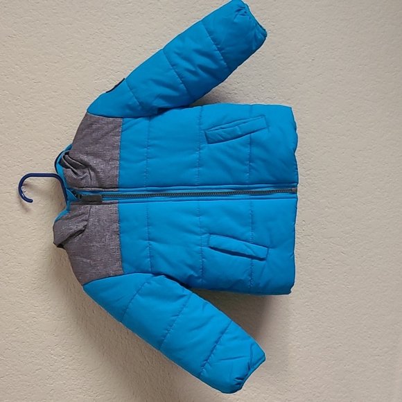 Carter's Like new winter snow jacket - Picture 1 of 8